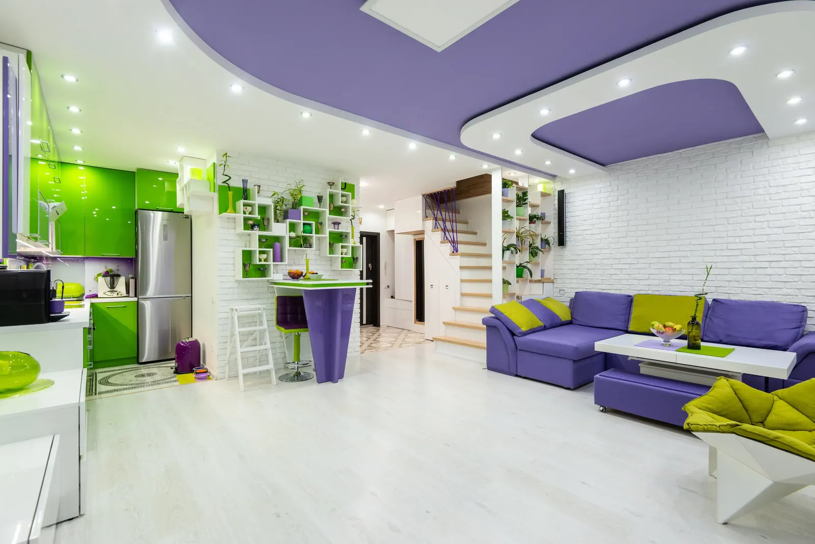 По цвету